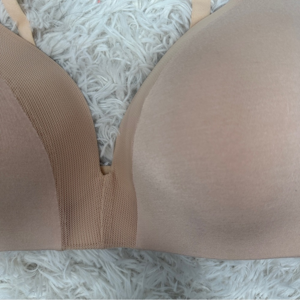 Lively Deep V No Wire Bra 36DDD Nude - Picture 4 of 6